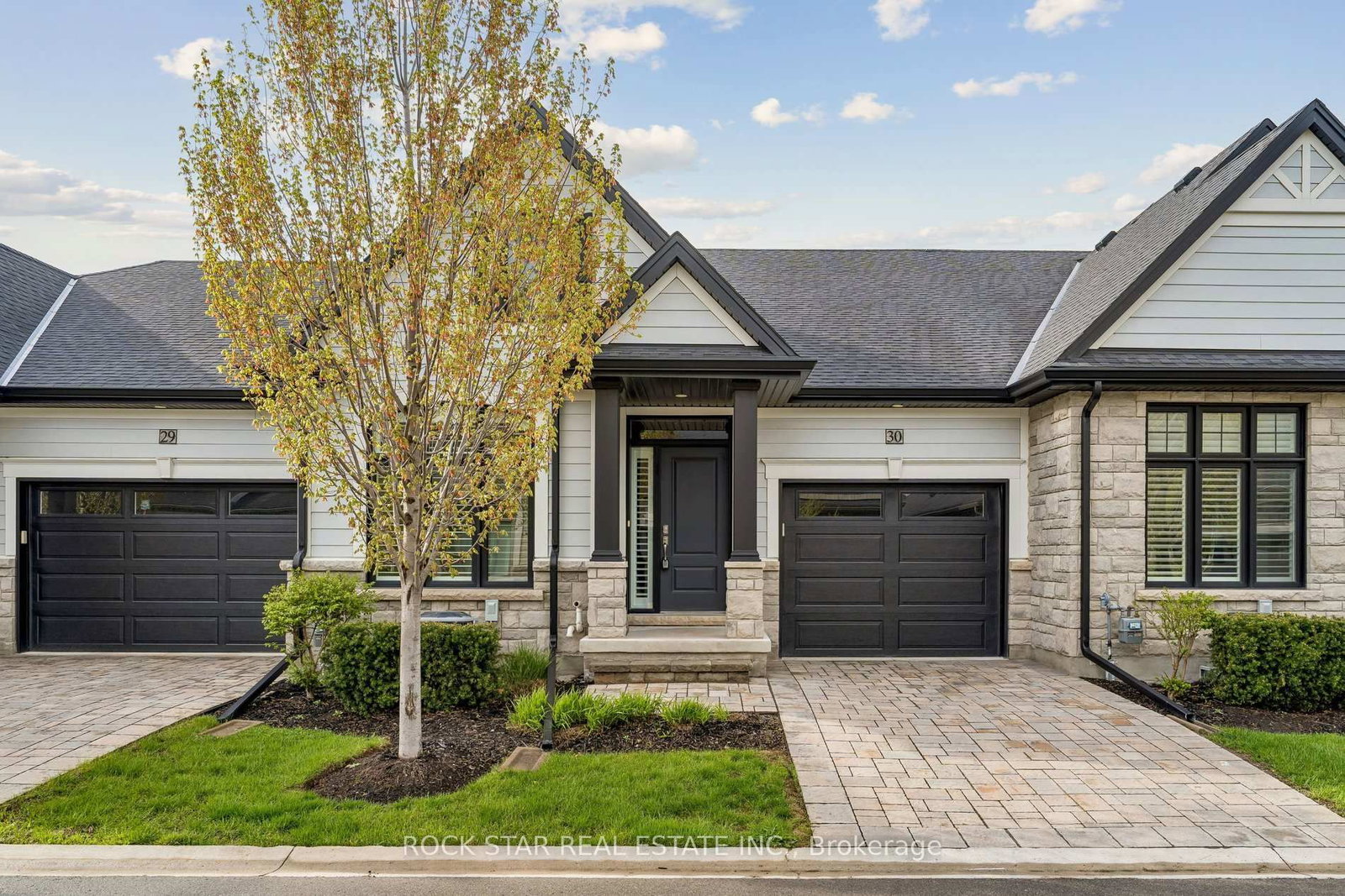Townhouse for sale at 30-525 Niagara Street, St. Catharines, Ontario, L2M 0C5 - Vine/Linwell - MLS: X13097918
