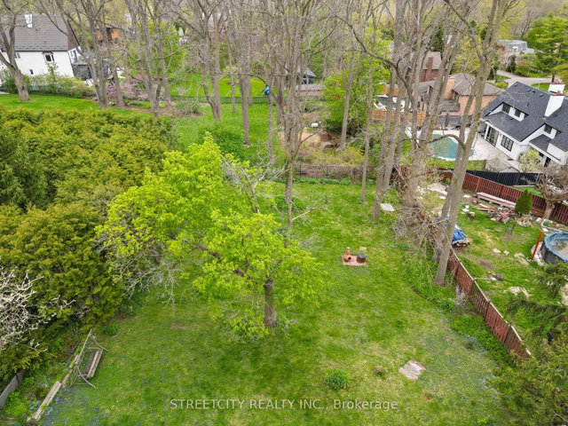 776 Sunninghill Avenue