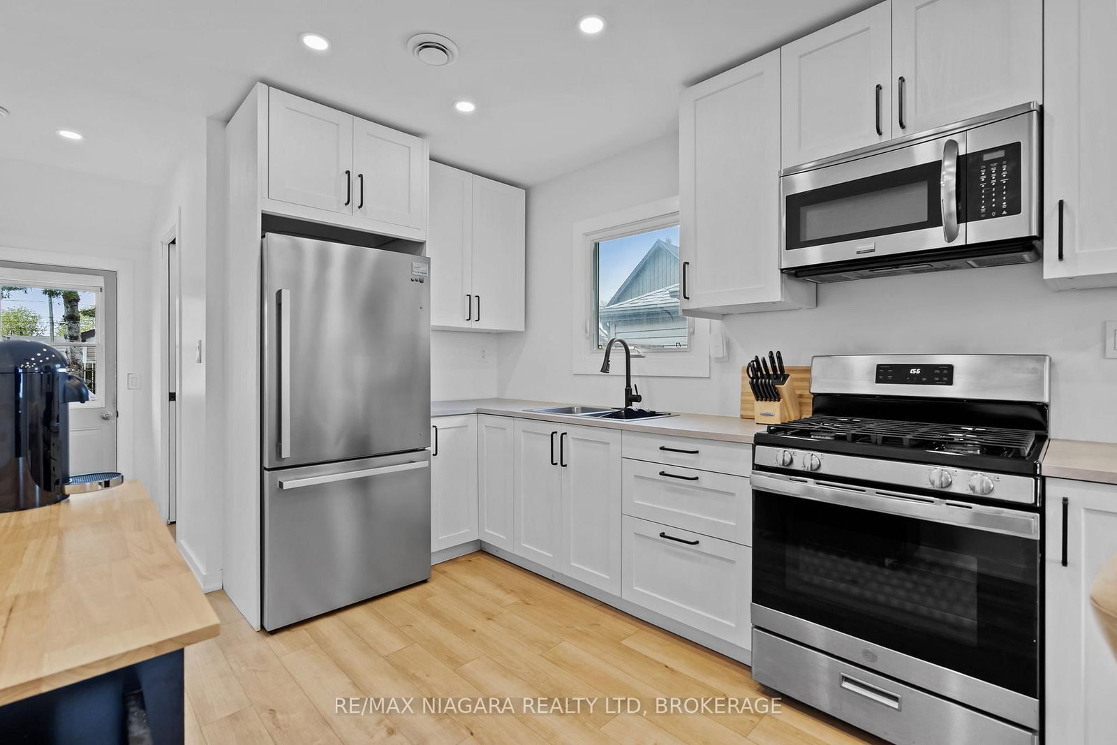 656 Steele Street • Port Colborne, ON photo 7
