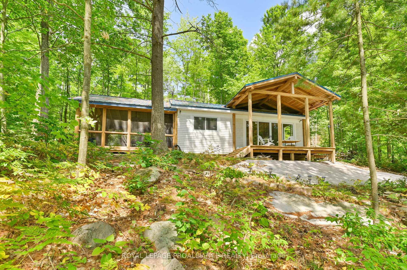 1780 Mazinaw Lake • Cloyne, ON photo 1