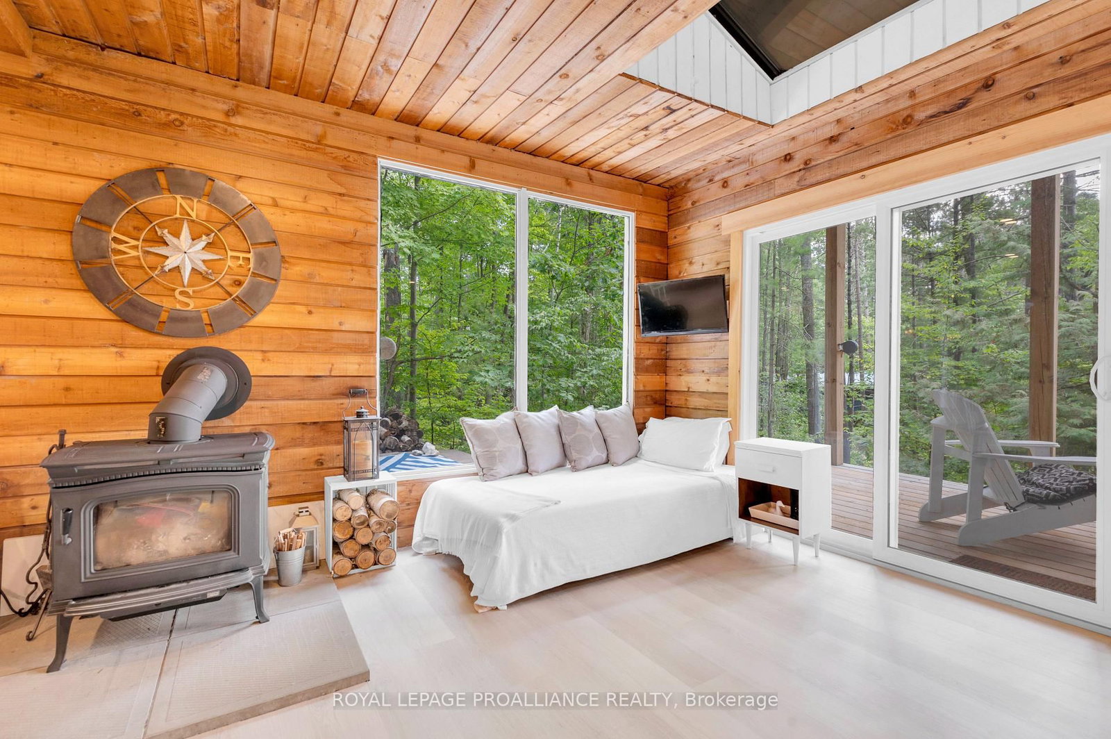 1780 Mazinaw Lake • Cloyne, ON photo 13