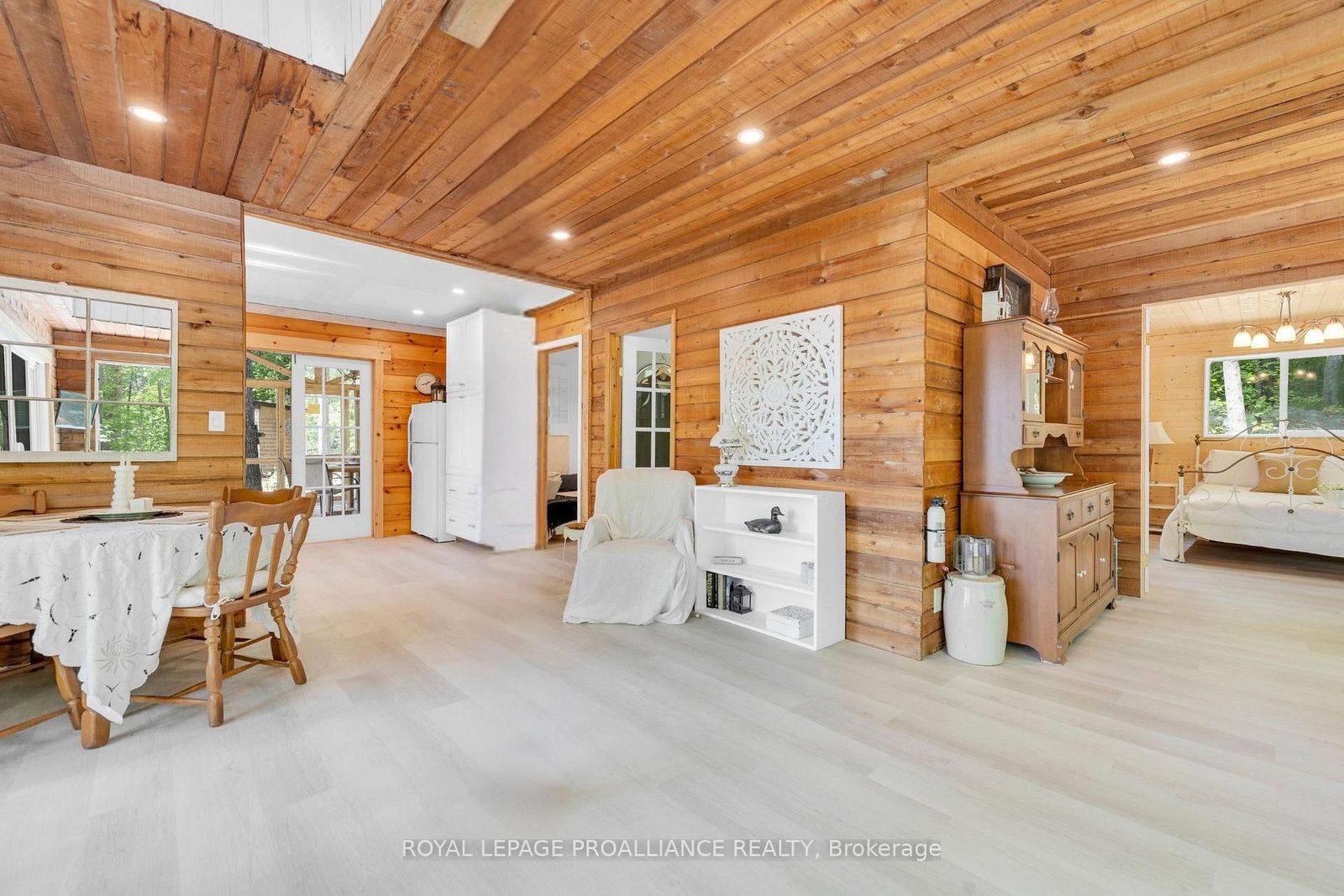 1780 Mazinaw Lake • Cloyne, ON photo 15