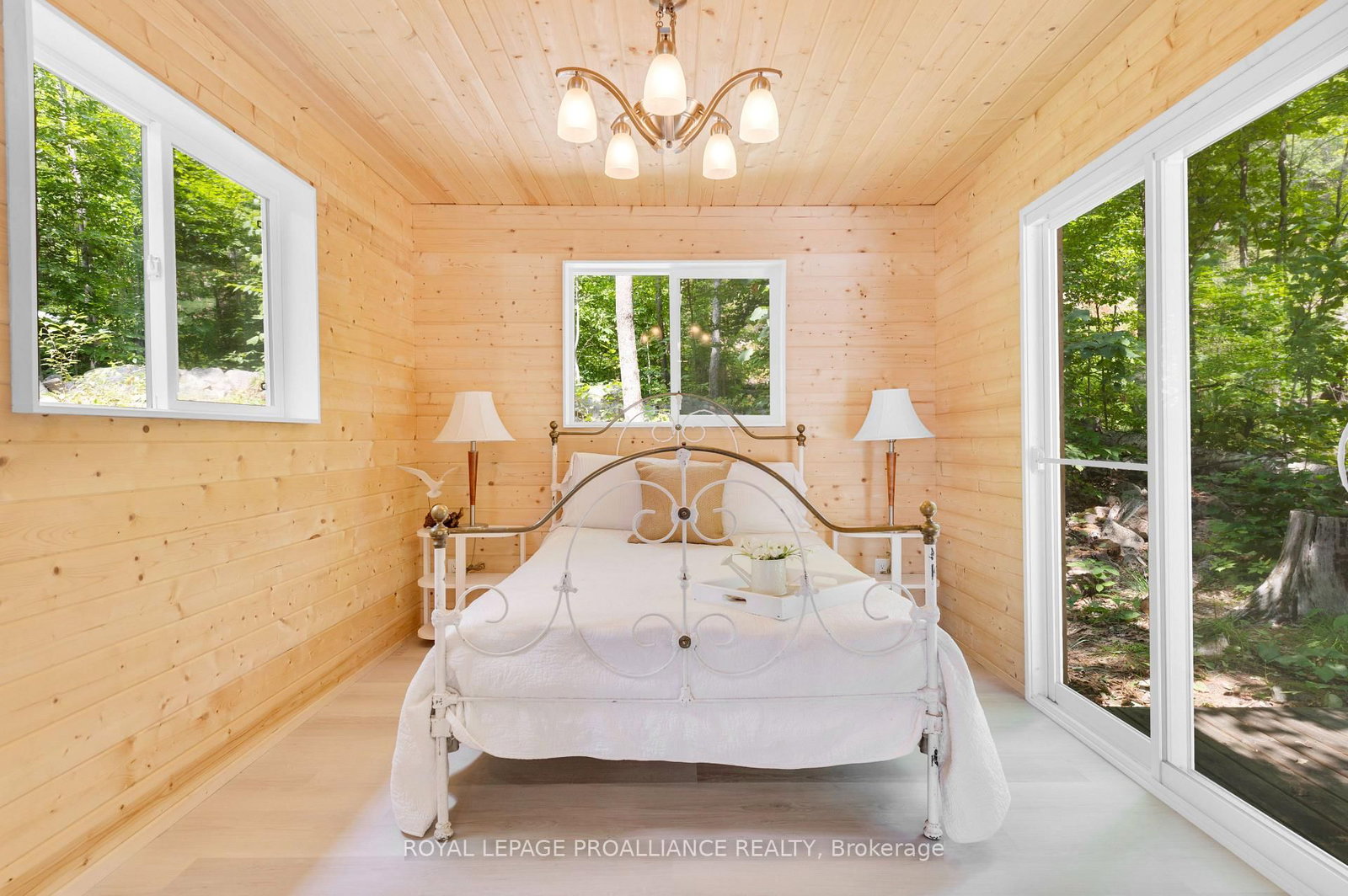 1780 Mazinaw Lake • Cloyne, ON photo 17