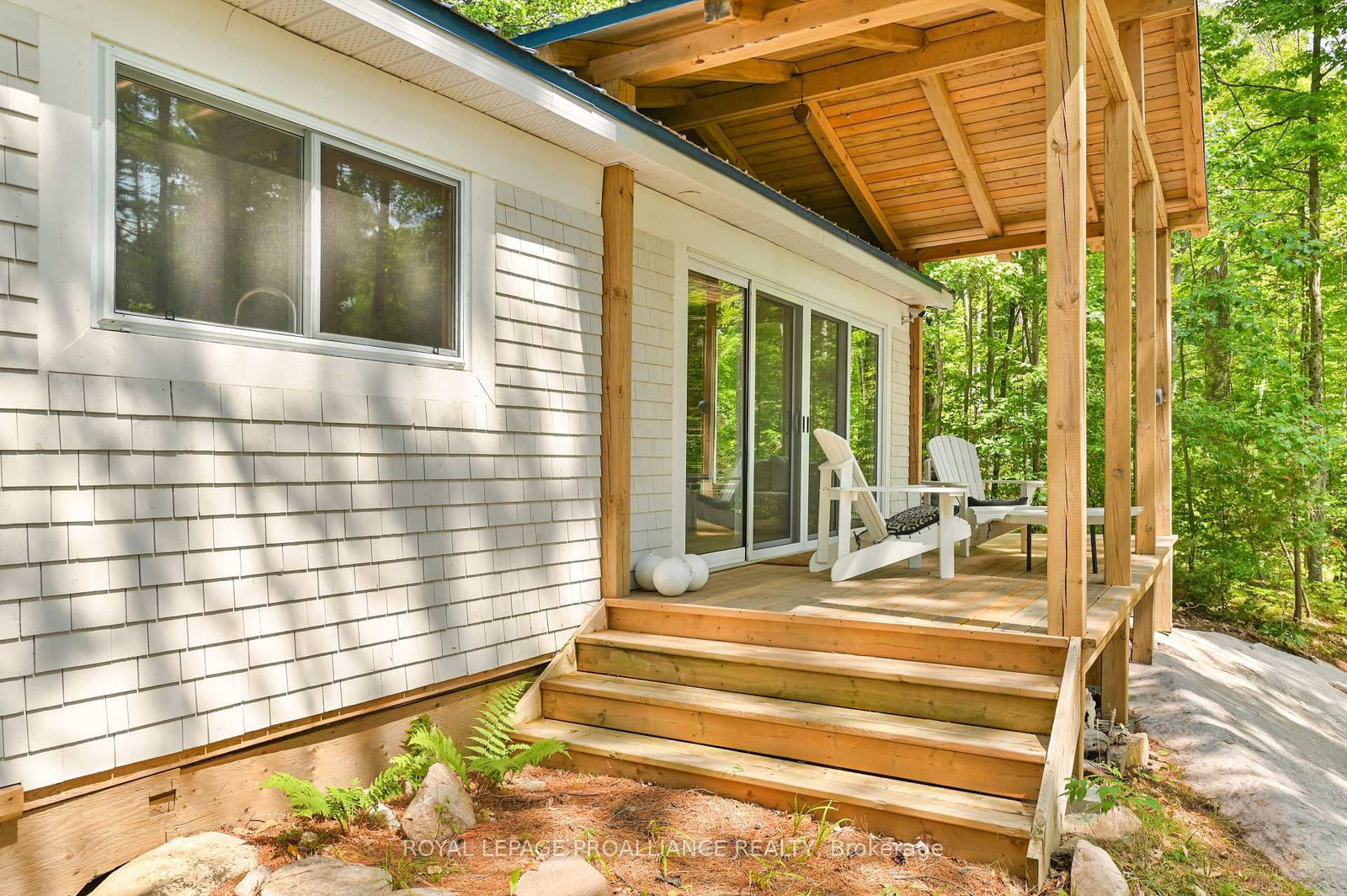 1780 Mazinaw Lake • Cloyne, ON photo 23