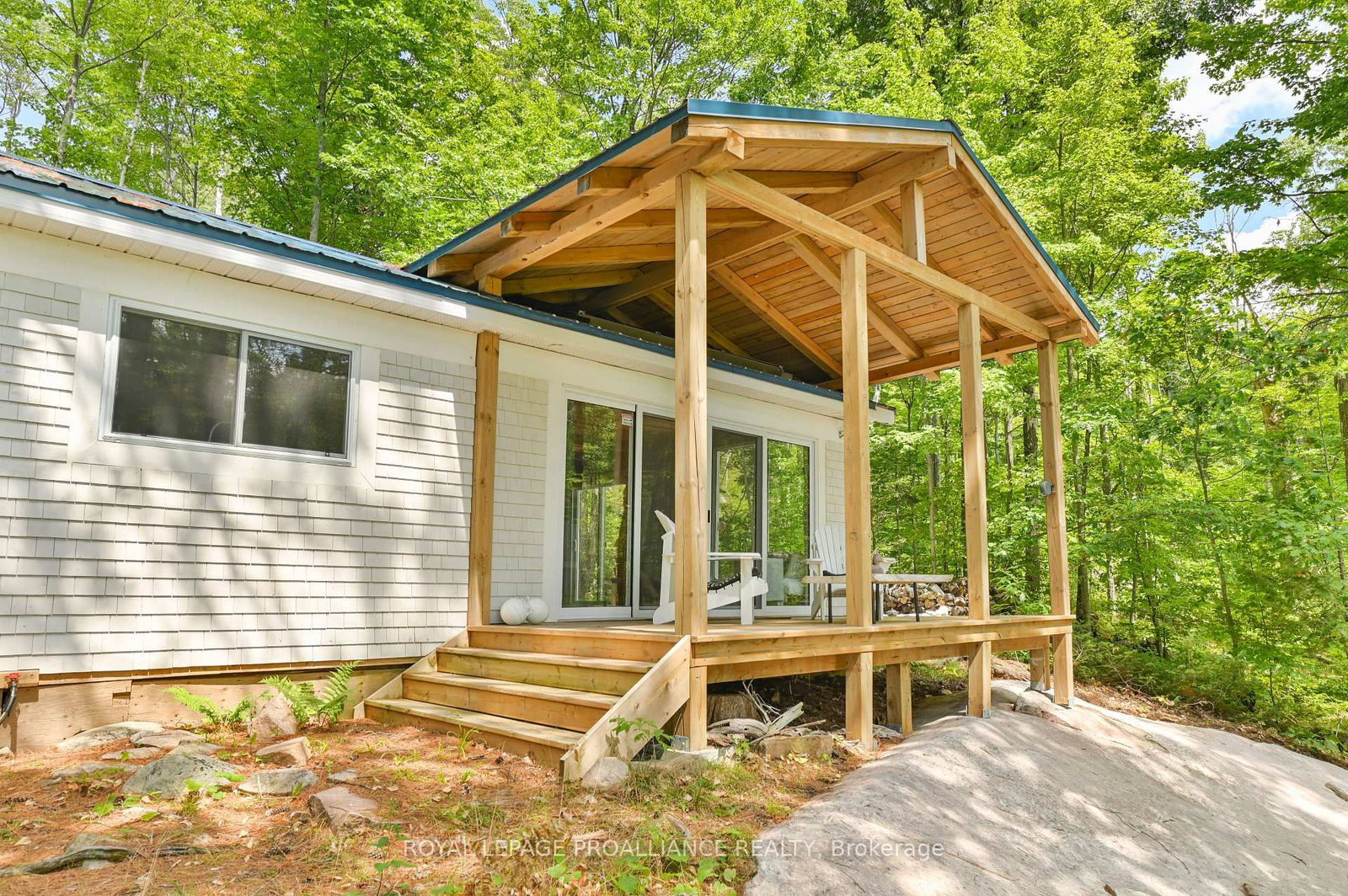 1780 Mazinaw Lake • Cloyne, ON photo 25