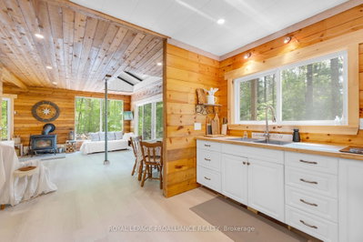 1780 Mazinaw Lake • Cloyne, ON photo 8