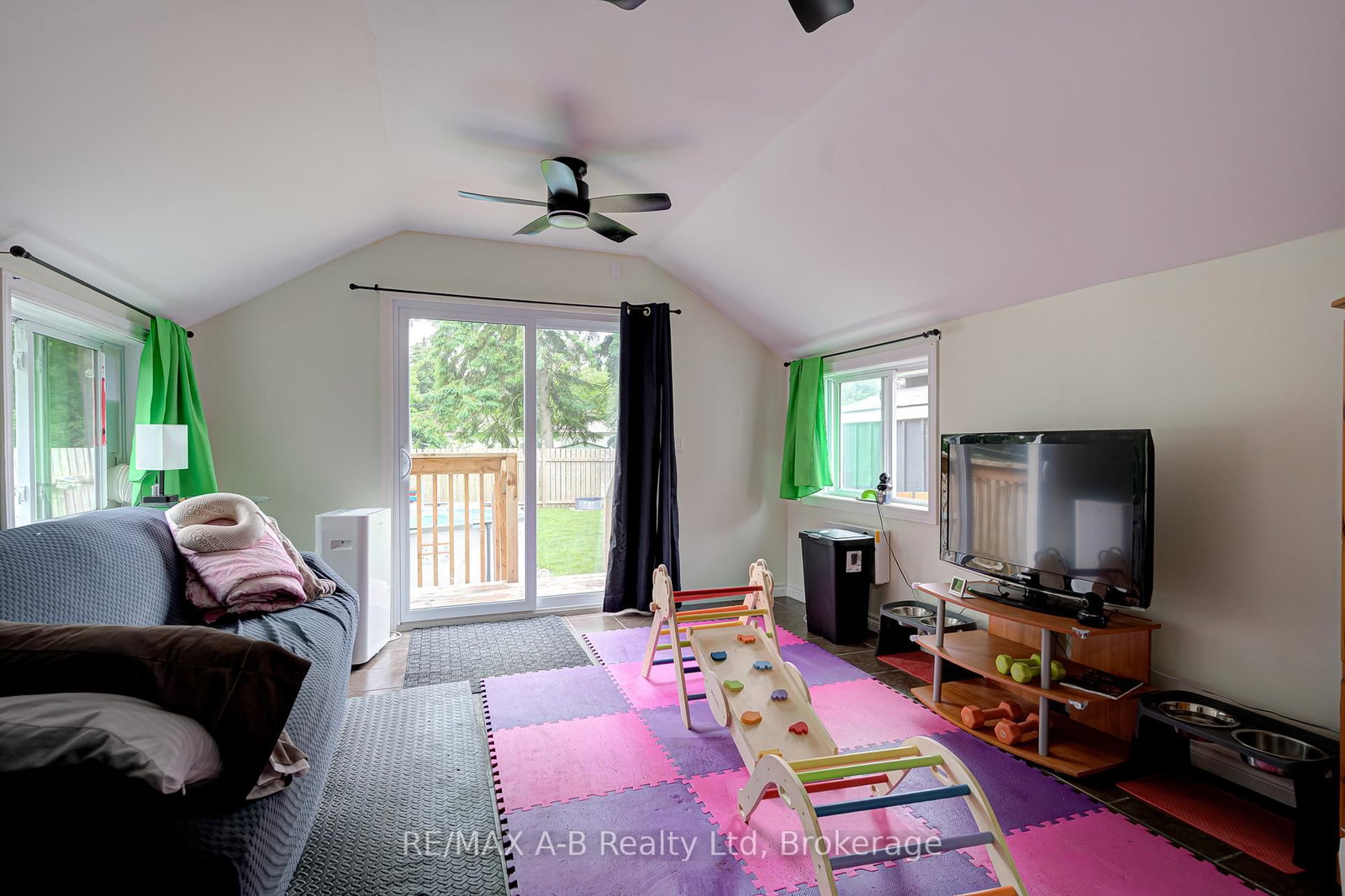 40 Blenheim Street • West Perth, ON photo 17