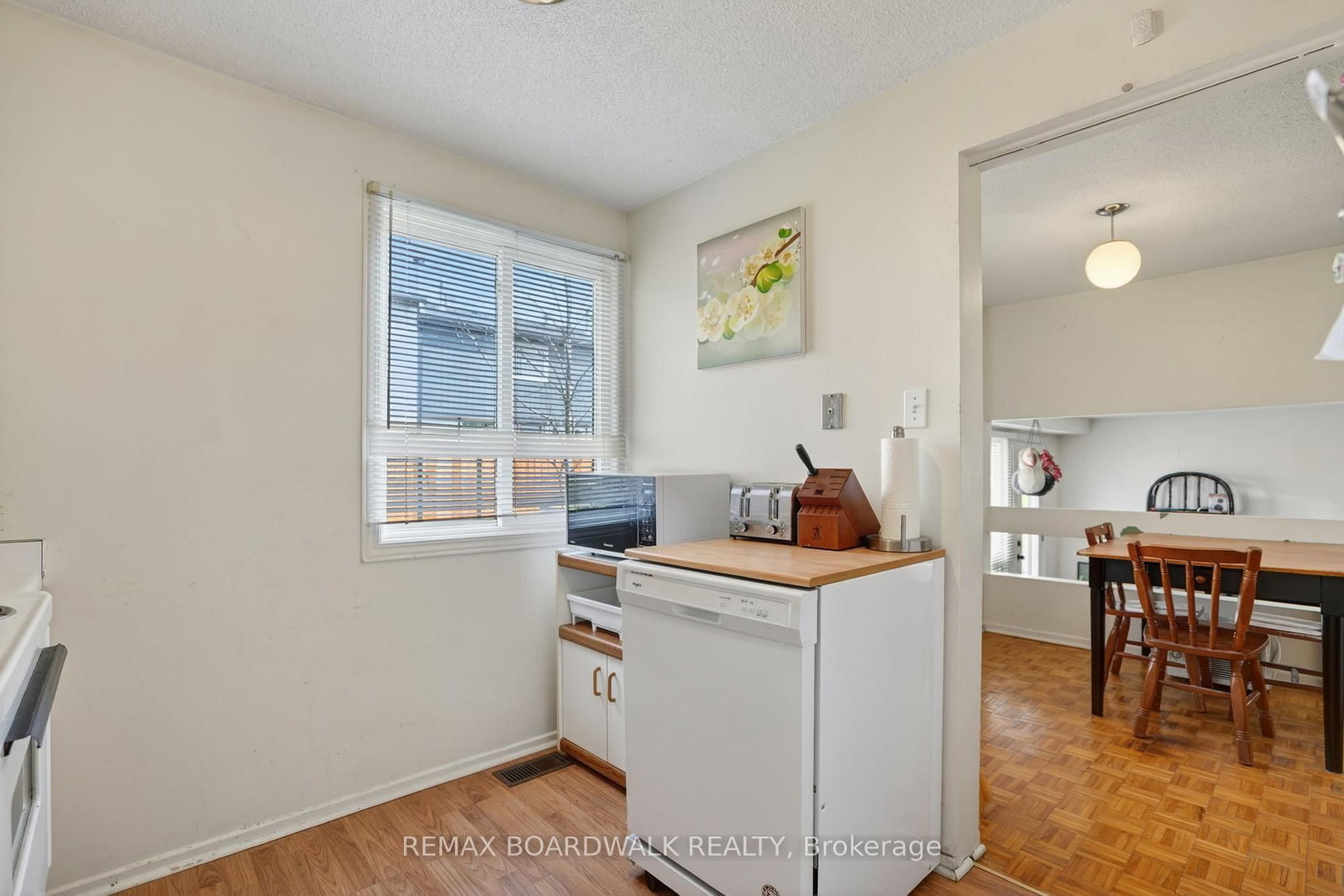 5 Vanessa Terrace • #D • Ottawa, ON photo 13