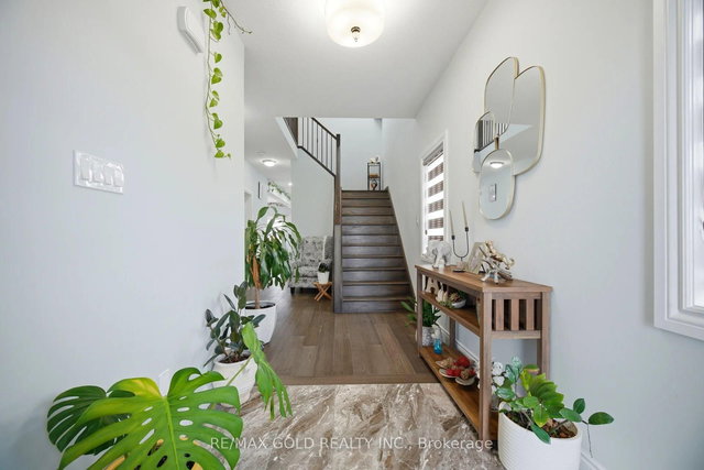 2439 Daisy Bend