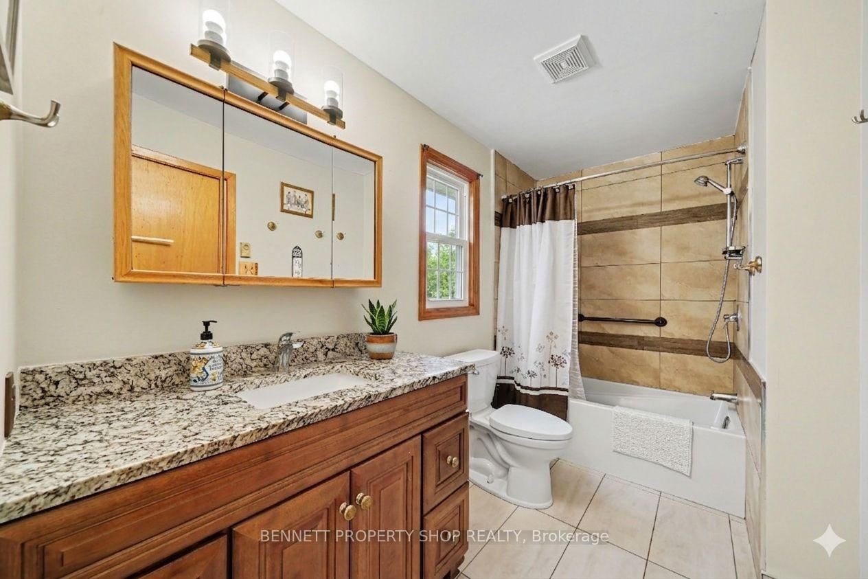 22 Poole Creek Crescent • Stittsville, ON photo 11