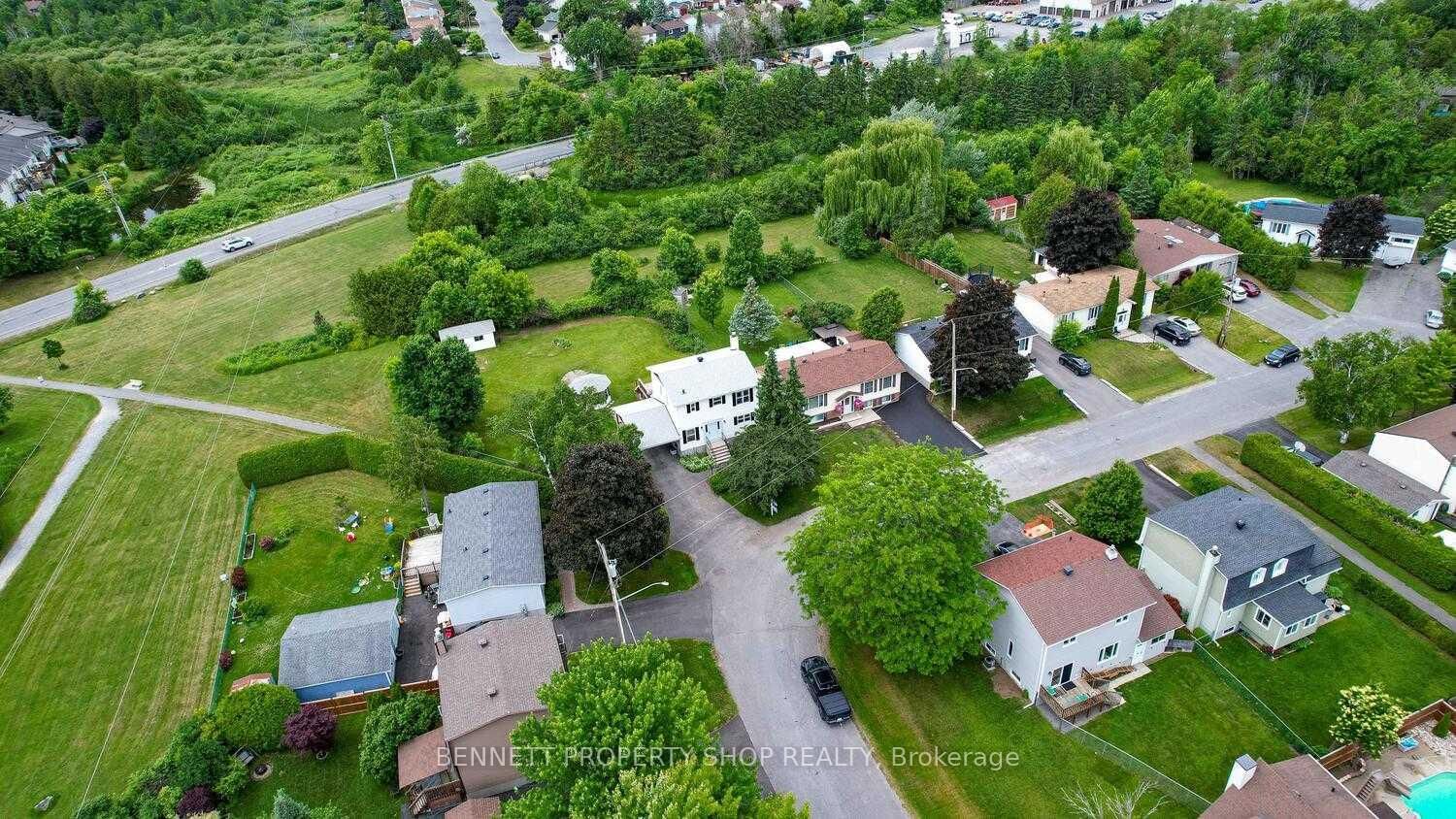 22 Poole Creek Crescent • Stittsville, ON photo 18
