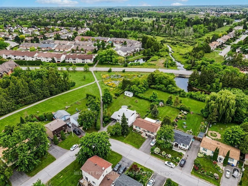 22 Poole Creek Crescent