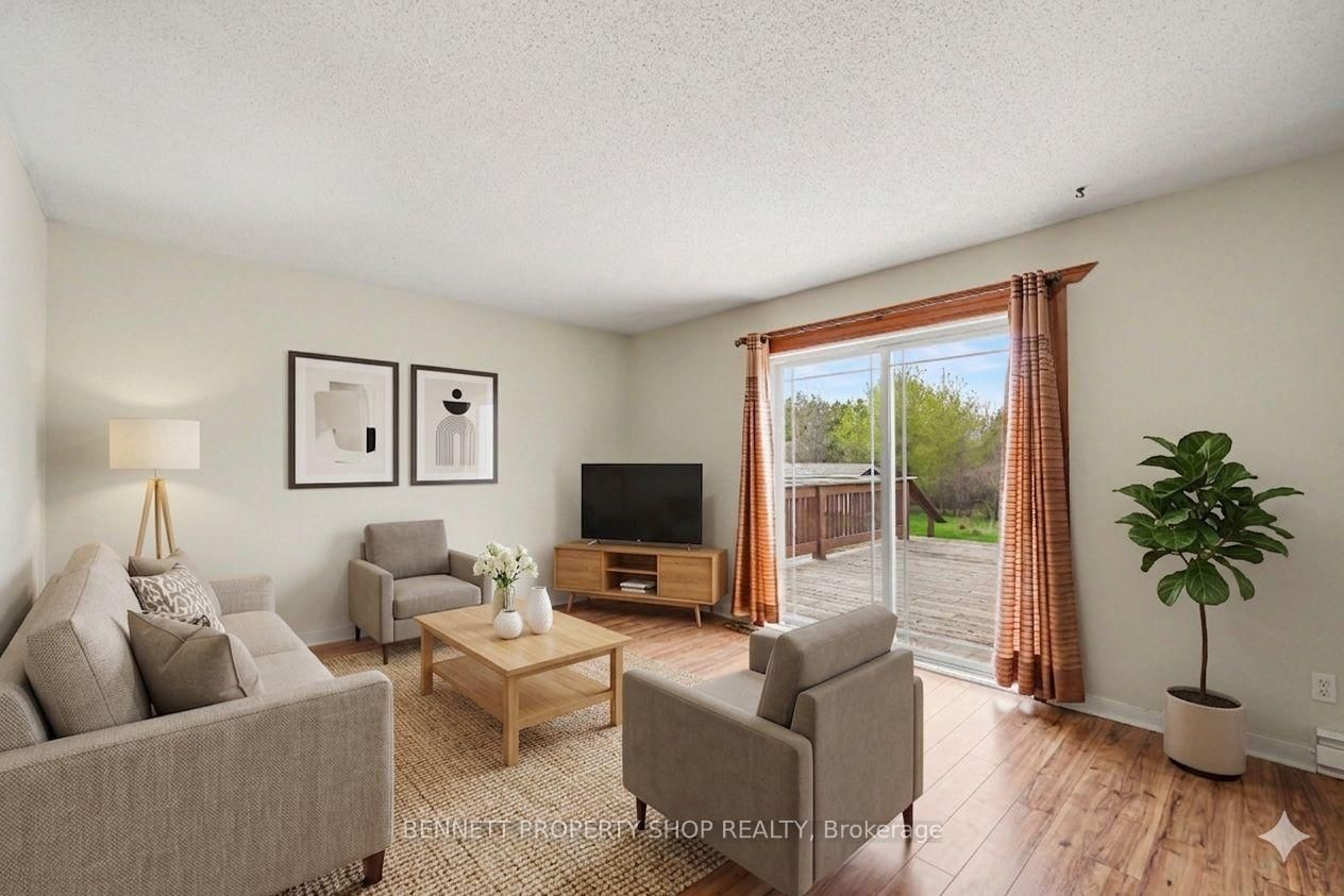 22 Poole Creek Crescent • Stittsville, ON photo 5