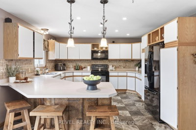 124 S Highway 36 • Kawartha Lakes, ON photo 8