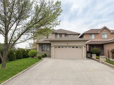 Detached House for lease at 2 PINERIDGE Drive, Hamilton, Ontario, L9A 5K2 - Jerome - MLS: X13099102