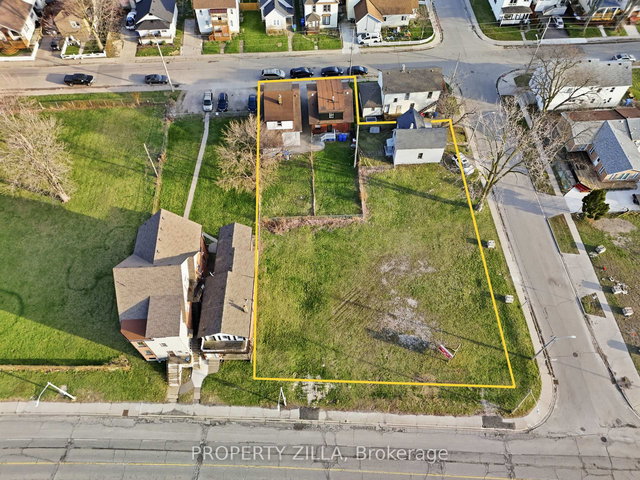 819-829 RIVERSIDE Drive E