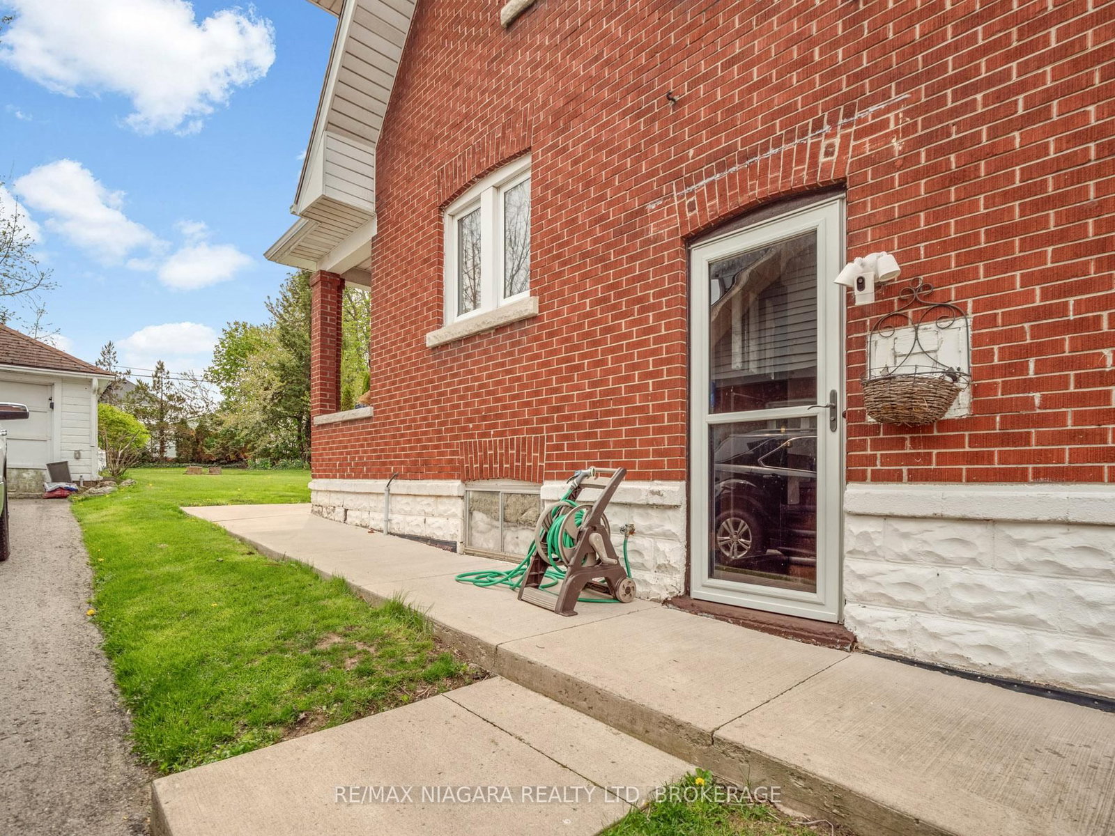 Listing Image 25