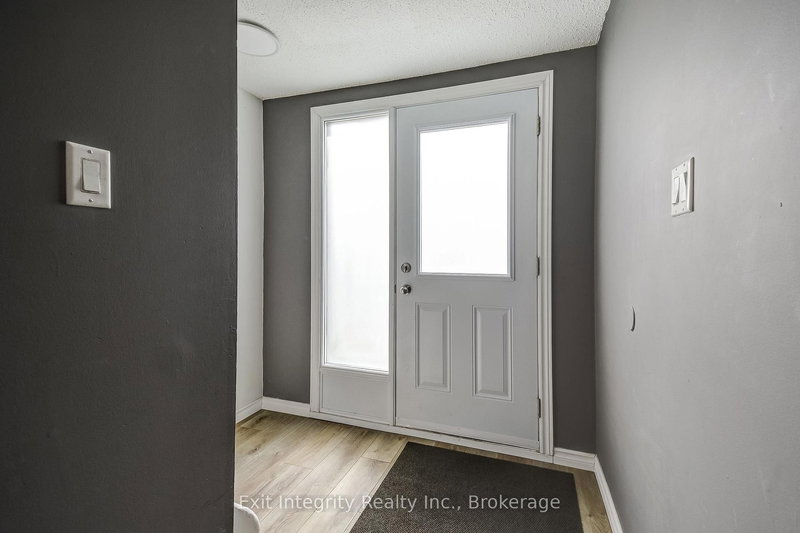 135 (18) Chalmers St S, Cambridge, N1R 6M2 | Image 3