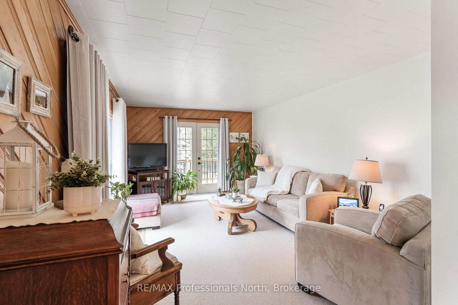 2195 Loop Road • Highlands East, ON photo 18