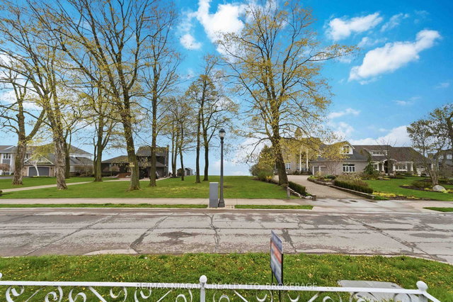 696 LAKESHORE Road