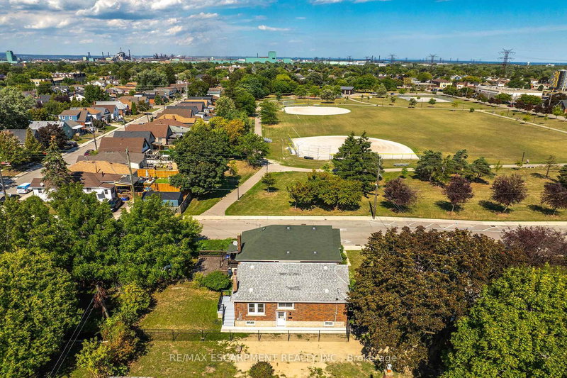 126 Auburn Ave, Hamilton, L8K 3B2 | Image 3