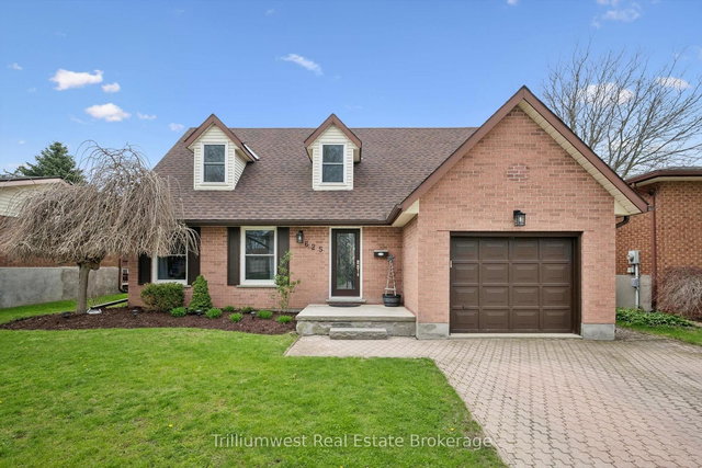 625 Pine Island Crescent