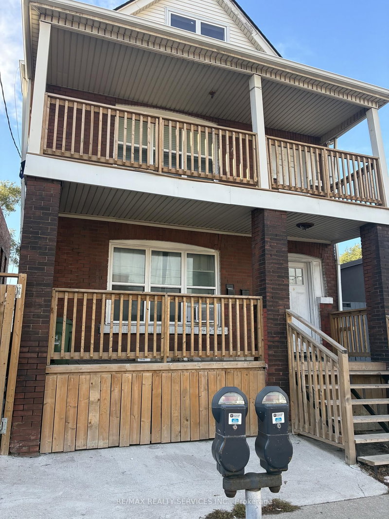 home for lease on Unit 1-748 BARTON Street E