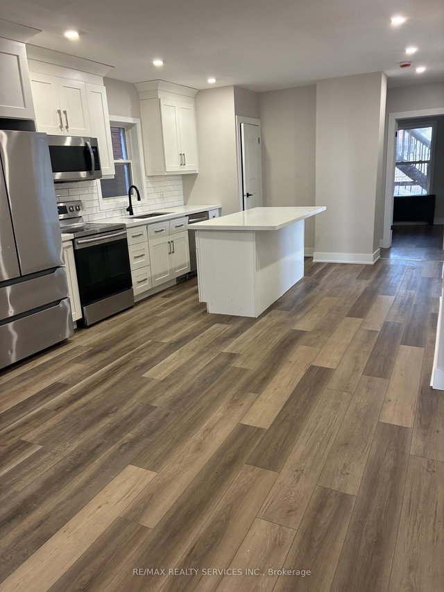 Unit 1 - 748 BARTON Street E