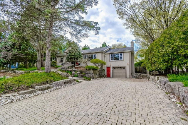121 ELGIN Street