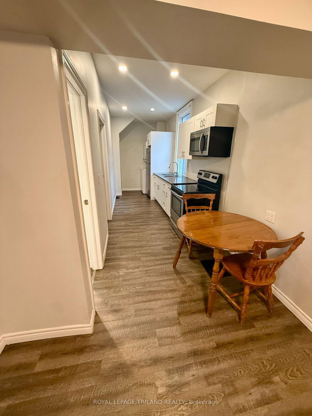 4A - 434 Dufferin Avenue