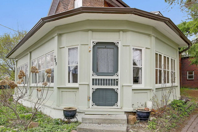 249 Country Street
