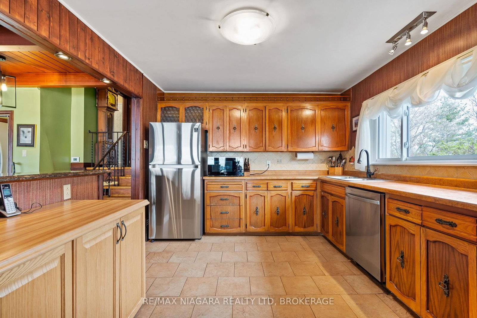 10419 Lakeshore Road • Wainfleet, ON photo 9