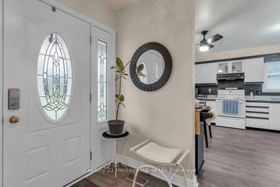 5 Dereham Drive • Tillsonburg, ON photo 4