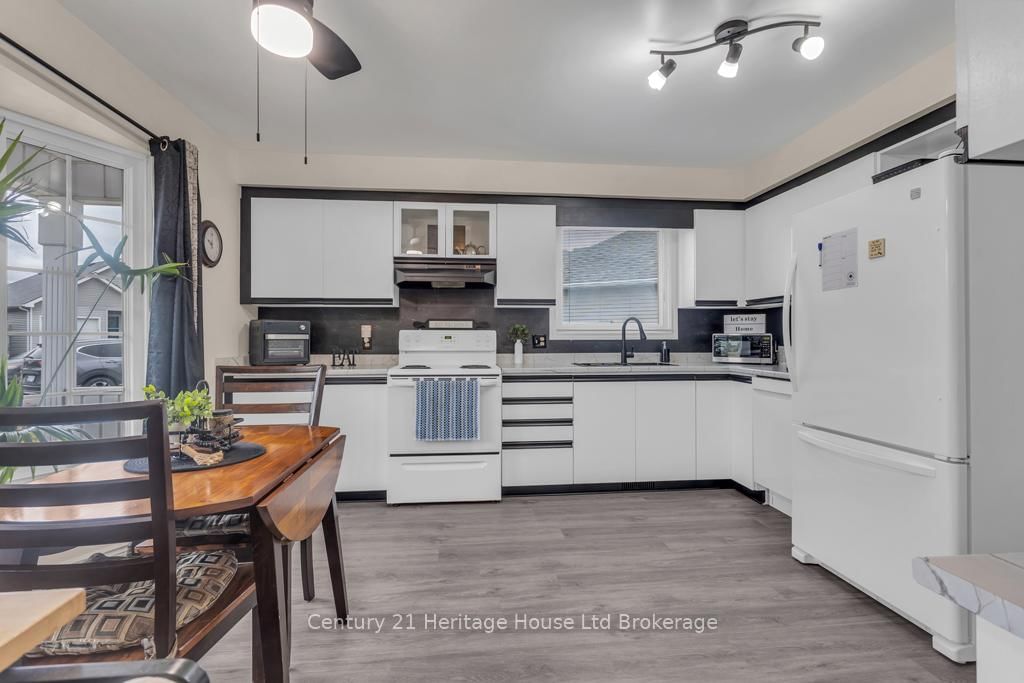 5 Dereham Drive • Tillsonburg, ON photo 5