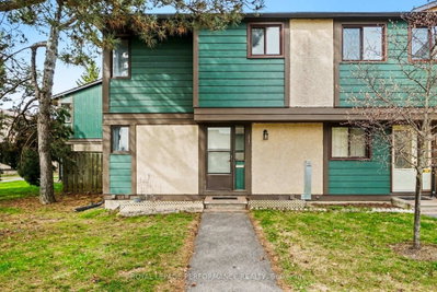 Townhouse for sale at 1641 Meadowbrook Road, Ottawa, Ontario, K1B 4W6 - Pineview - MLS: X13100180
