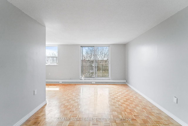 202 - 62 Spencer Street