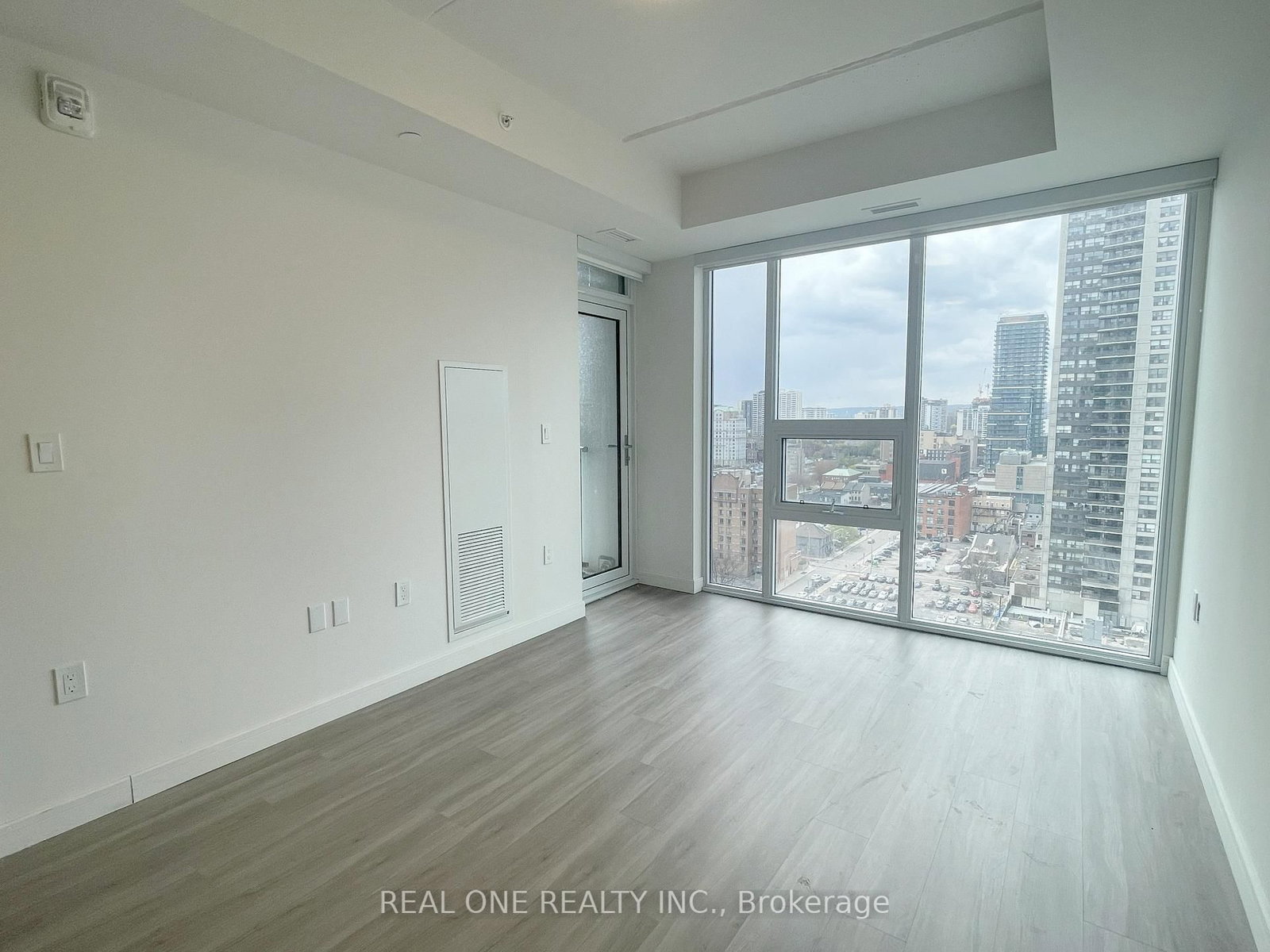 49 Walnut Street S, Unit 1706 - Photo 18