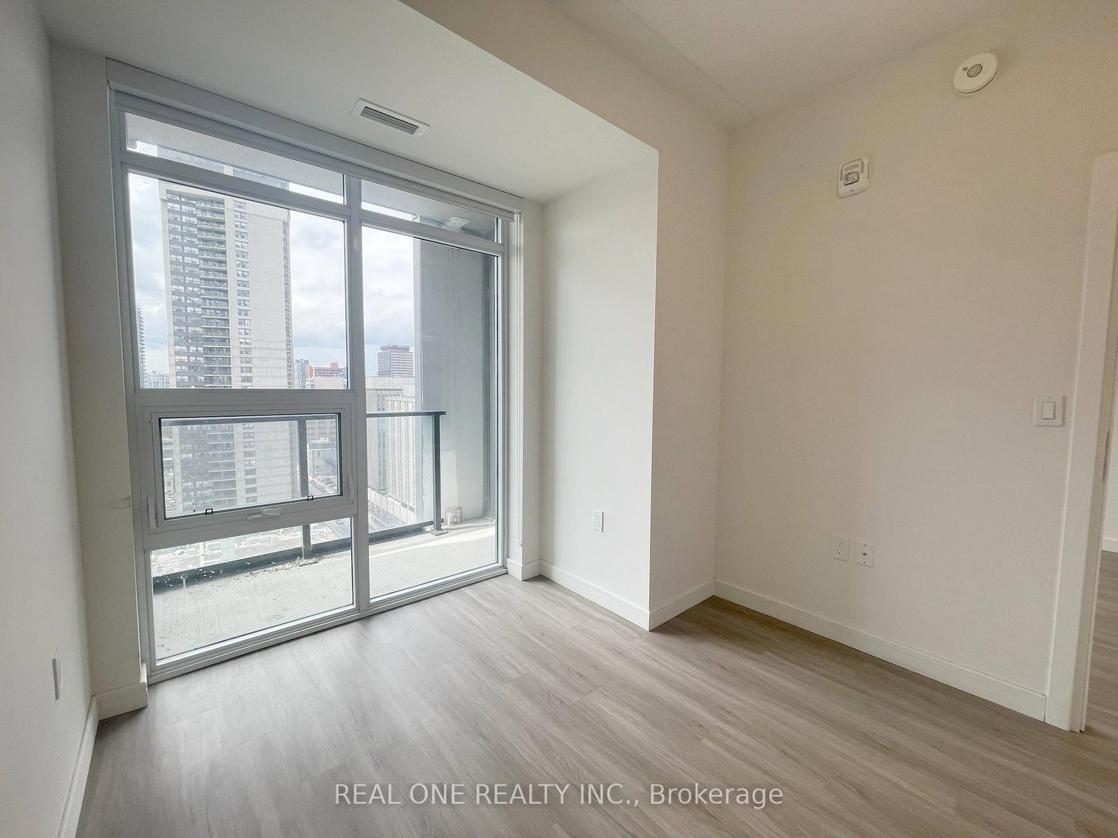 49 Walnut Street S, Unit 1706 - Photo 23