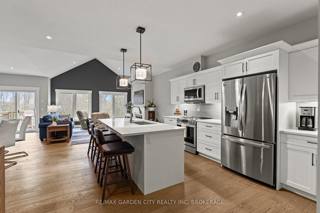 8 - 3573 Dominion Road