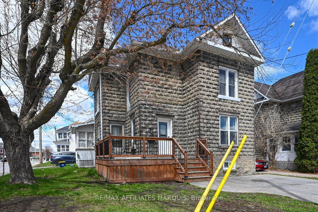 2 Foster Avenue