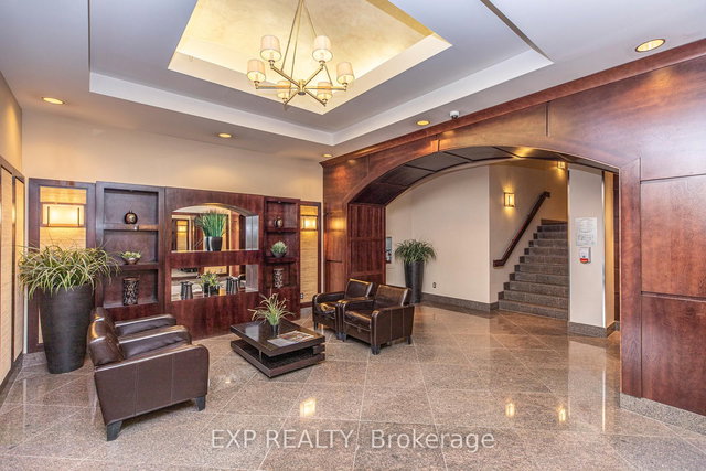 1112 - 200 BESSERER Street