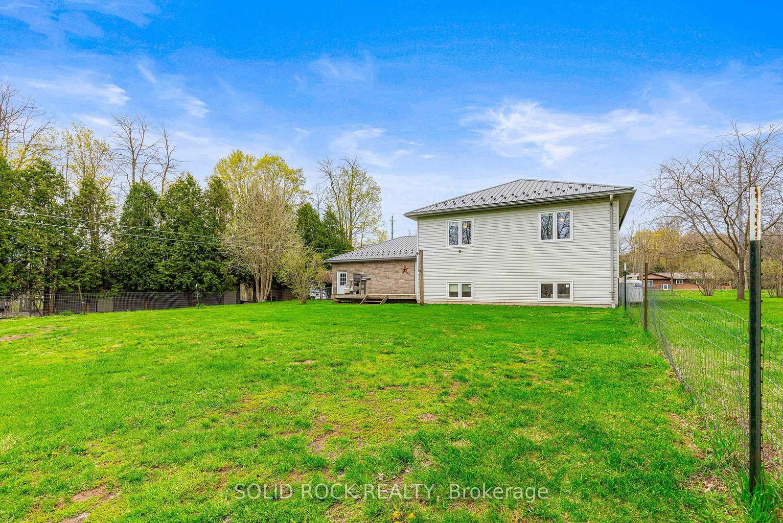 Listing Image 4