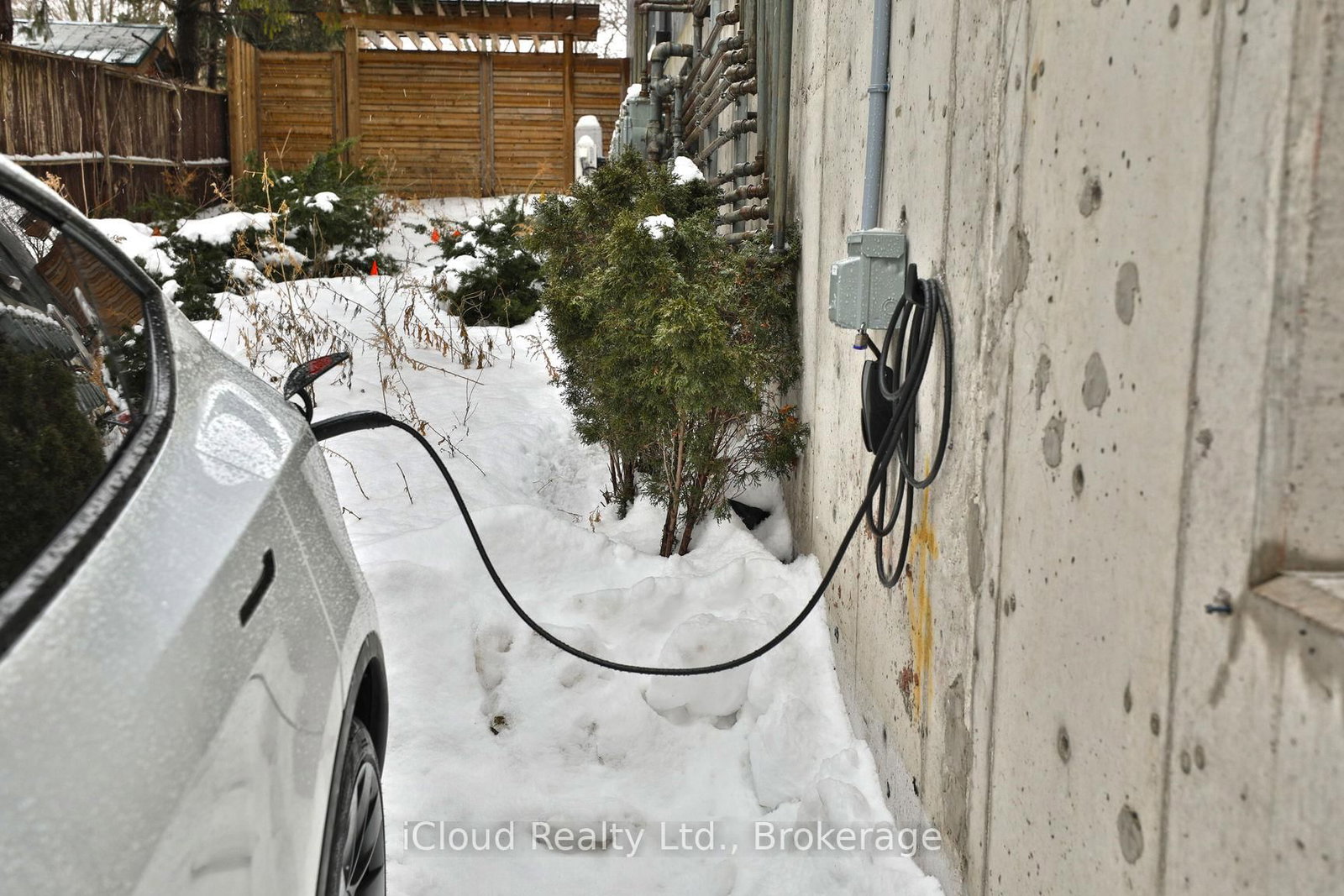 15 S Devitt Avenue • #104 • Waterloo, ON photo 23