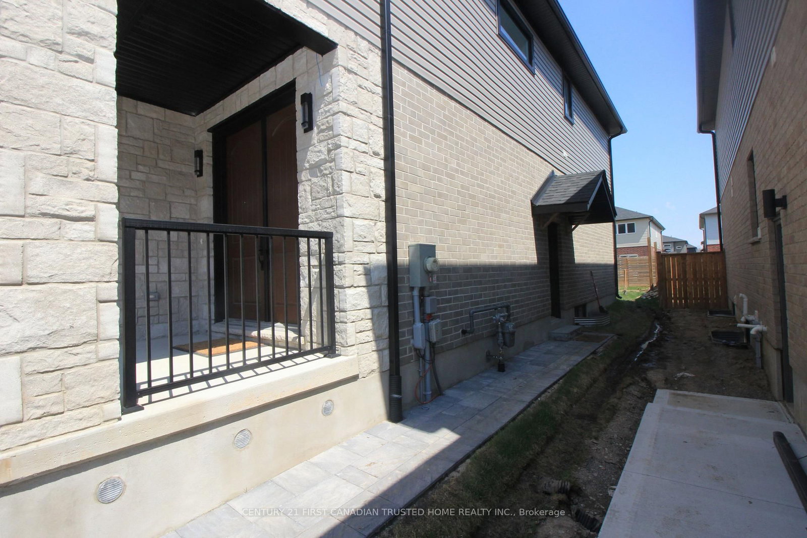 2098 Saddlerock Avenue, Unit LOWER - Photo 3