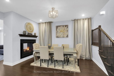 568 Bobolink Ridge • Ottawa, ON photo 6