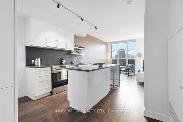 410 - 10 Rosemount Avenue