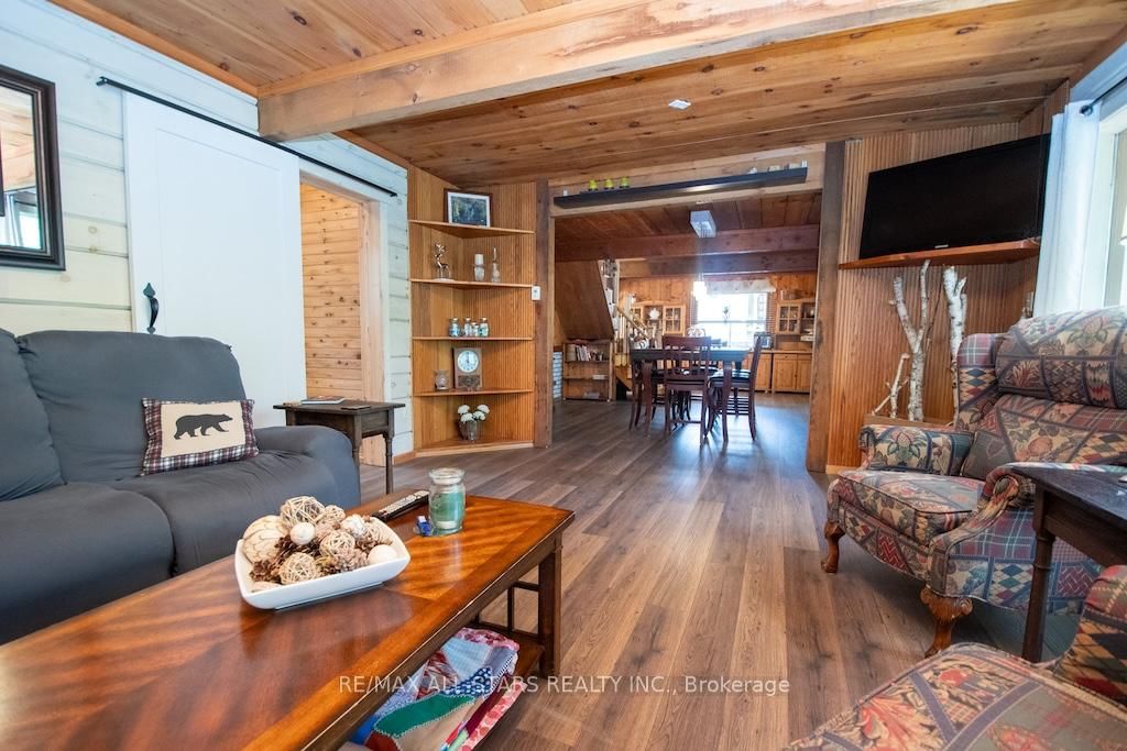 1130 Towering Oaks Drive • Minden Hills, ON photo 18