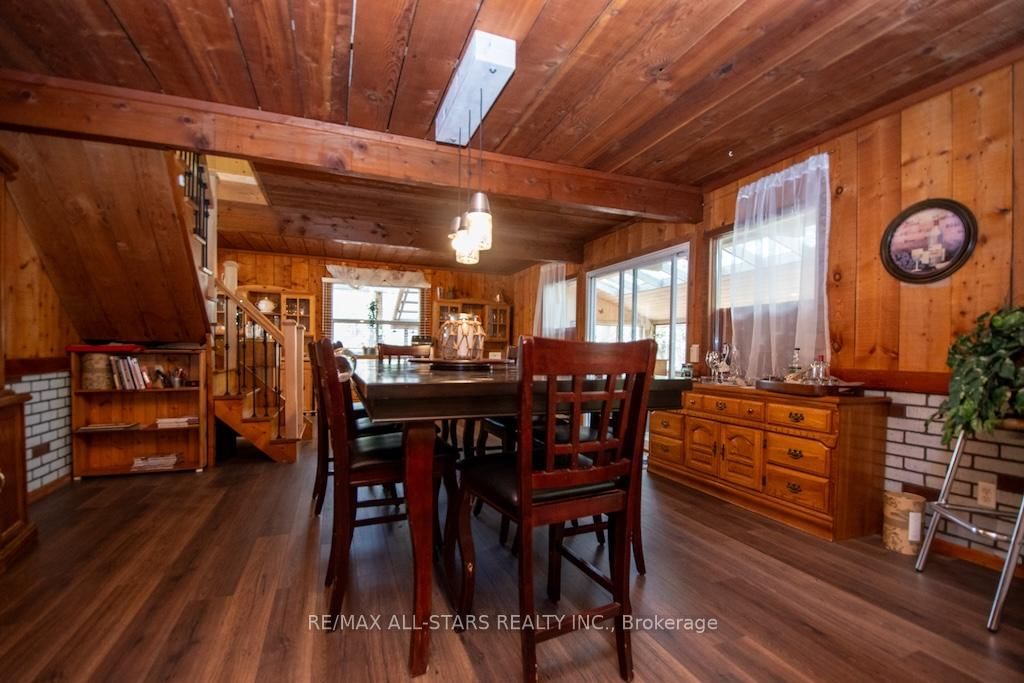 1130 Towering Oaks Drive • Minden Hills, ON photo 8
