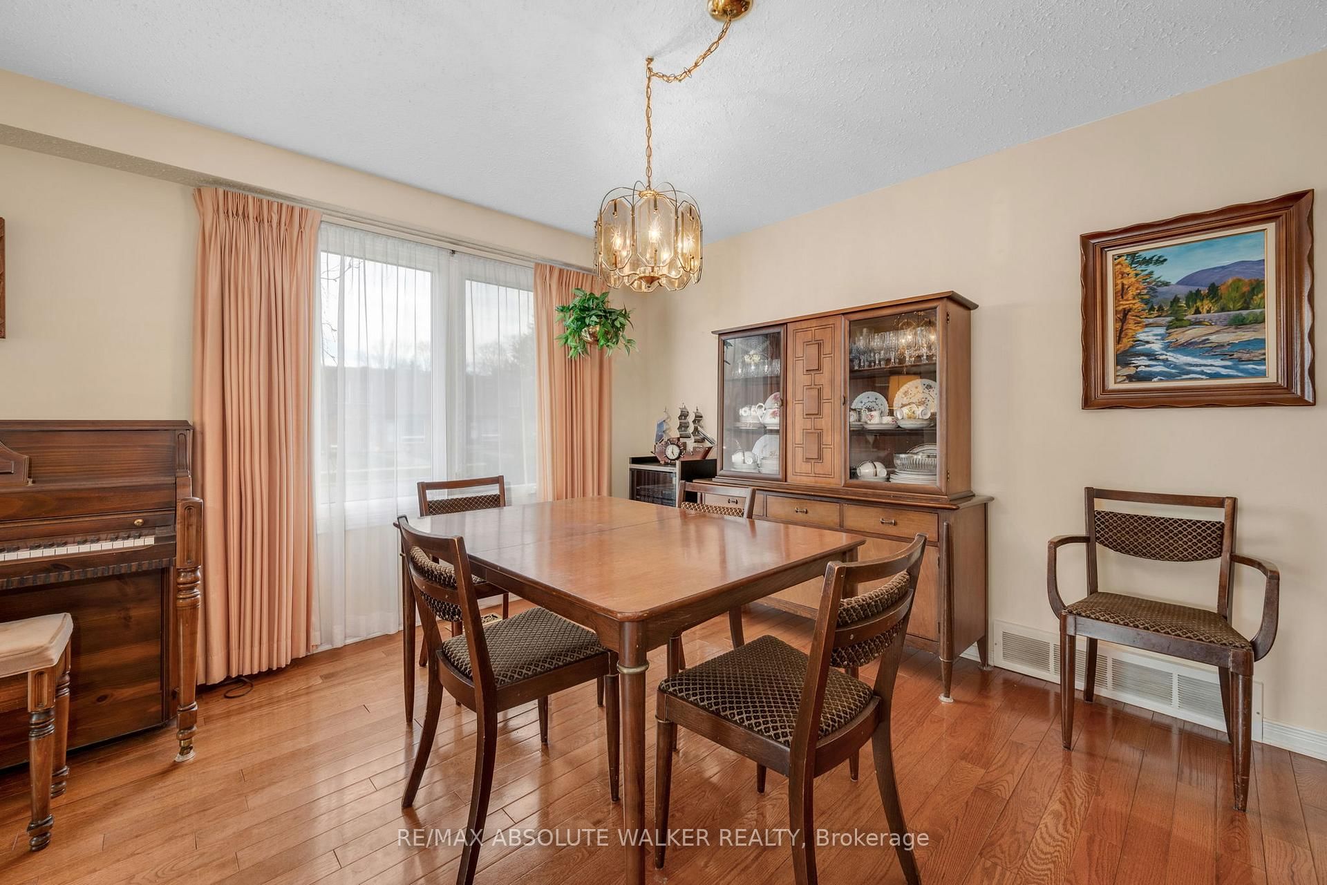 2295 Cotters Crescent