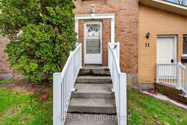11 CARRUTHERS Avenue